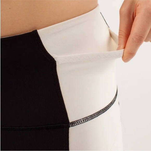 Lululemon:Run Ice Queen Pants
Flare Cut - Picture 14 of 15